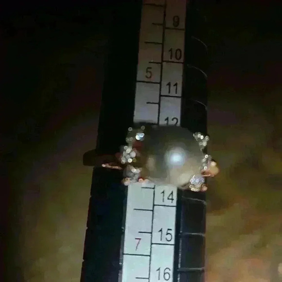 Gold tone light blue  pearl rhinestones (CZ ?) ring size 6 NWOT - Picture 15 of 16